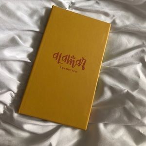 Alamar cosmetics palette- brand new